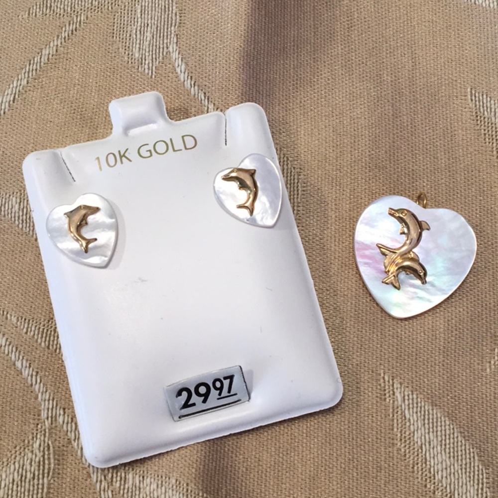 NWT Mother of pearl and gold dolphin pendant and earring set